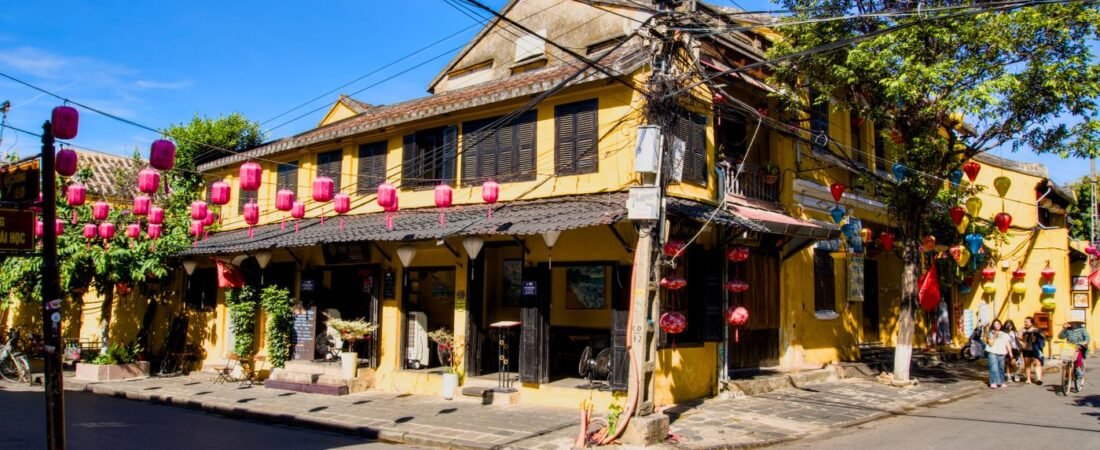 Hue y Hoi An: La Ruta Imperial y las Linternas (Guía 2026)
