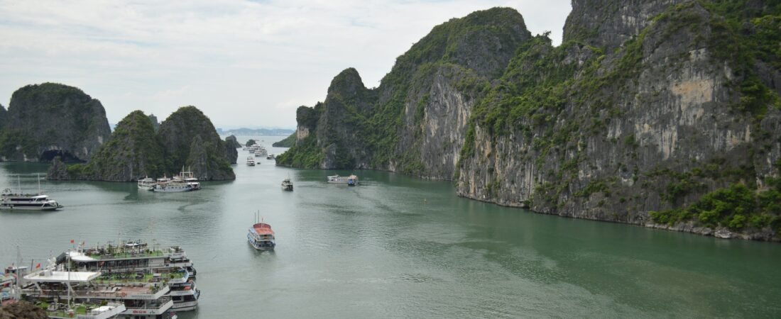 Bahía de Ha Long: Cómo Visitarla Sin Que Te Estafen (2026)
